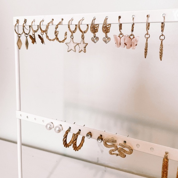 SOLD earring bundle - Picture 2 of 4